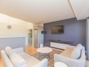 Khione 5 23 Kirwan Close